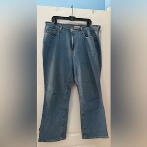 Women’s Size 20 Levi's Wide Leg Jeans in Faded Blue Wash